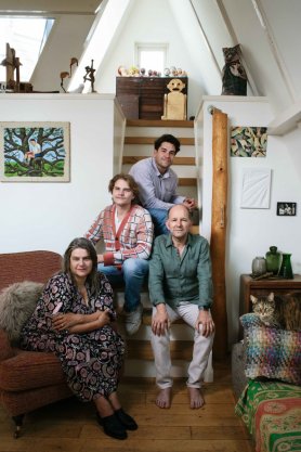 Site_Adrie-Phro-Family.jpg